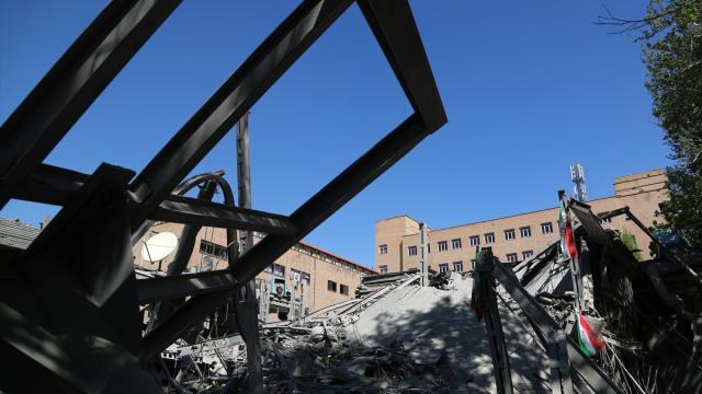 ABD-İsrail'in hedef aldığı Tahran'daki Şerif Teknoloji Üniversitesi'ni görüntülendi