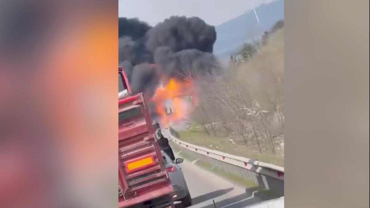 Kuzey Marmara Otoyolu'nda tırda yangın