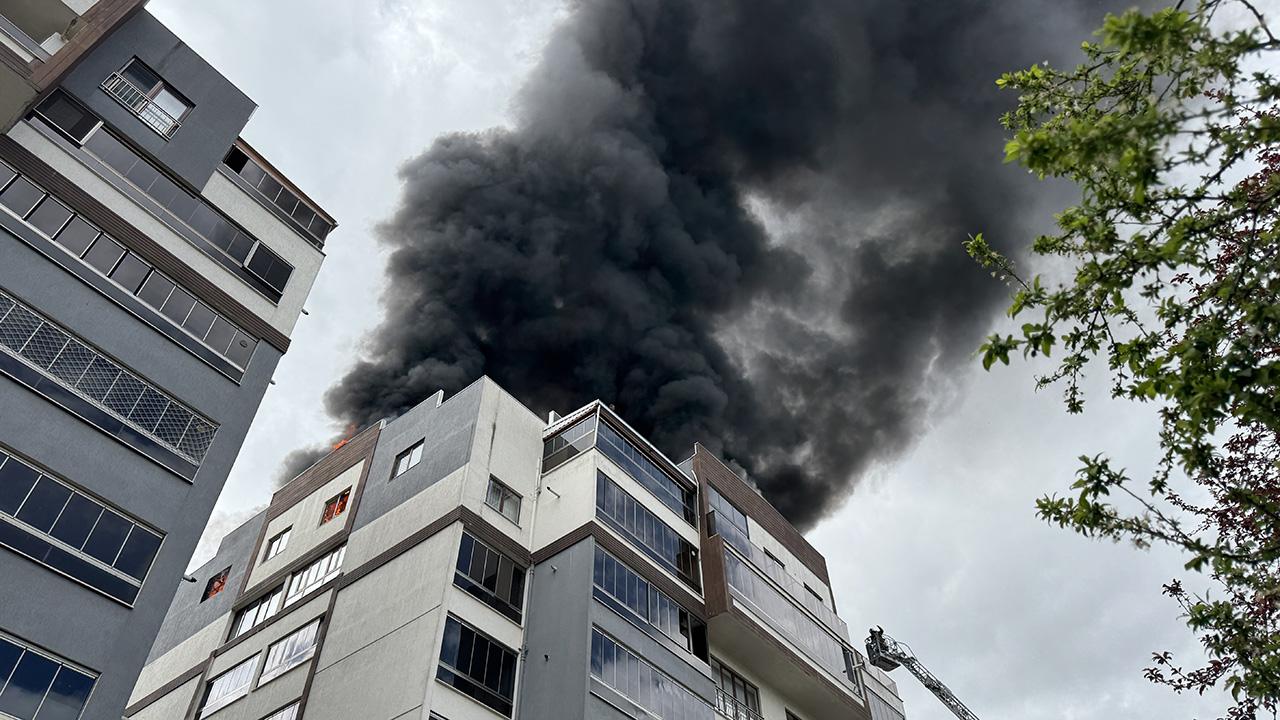 Bursa'da 8 katlı apartmanda yangın