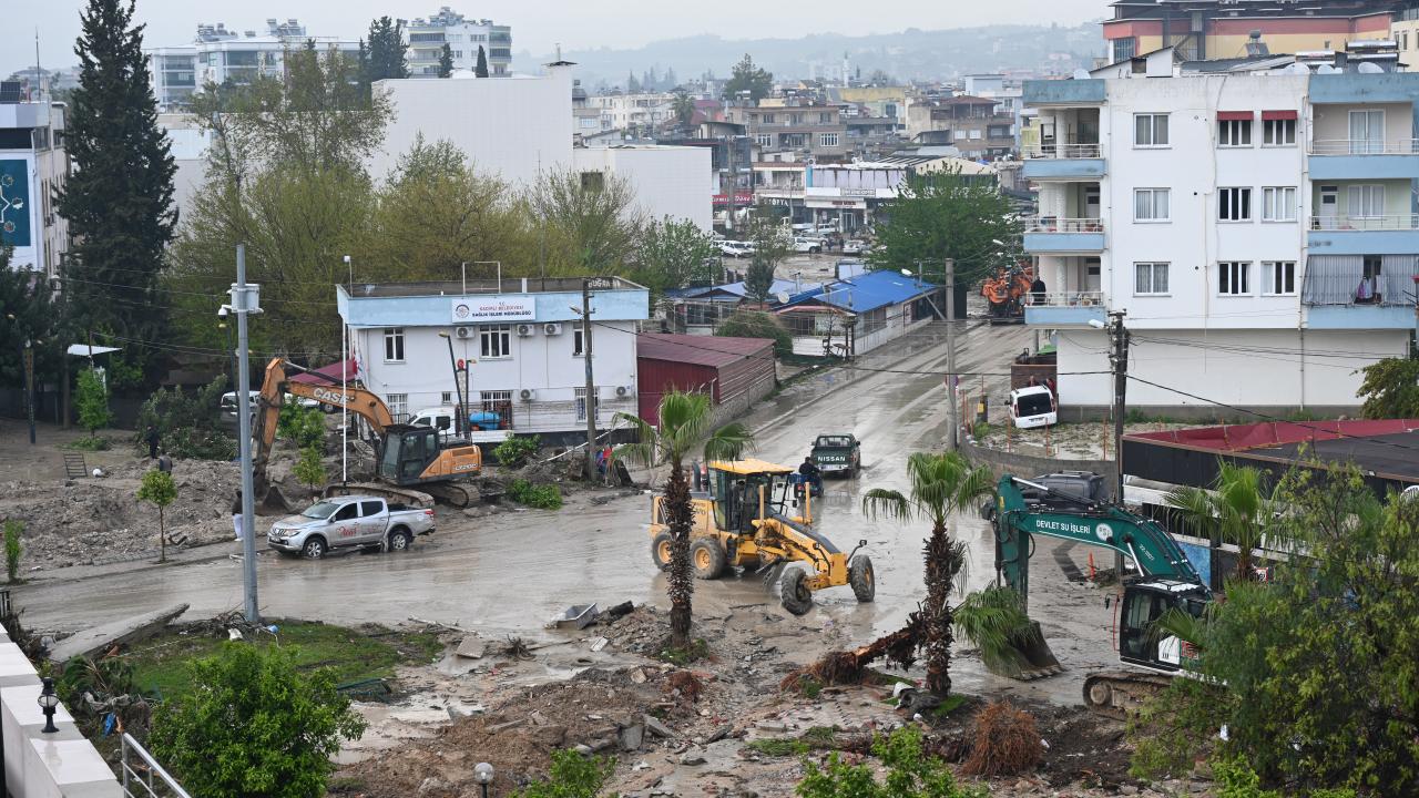 Su basan hastanedekiler çevredeki sağlık kuruluşlarına nakledildi
