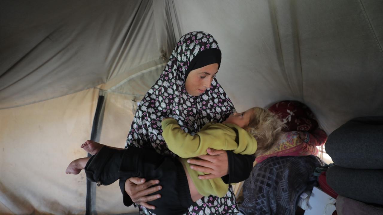 Tedavi için sınırların açılmasını bekliyor