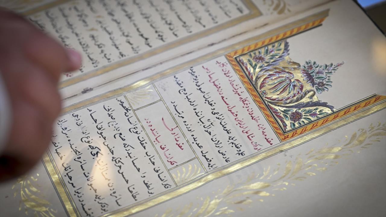 95. yıl için özel koleksiyonlardan sergi