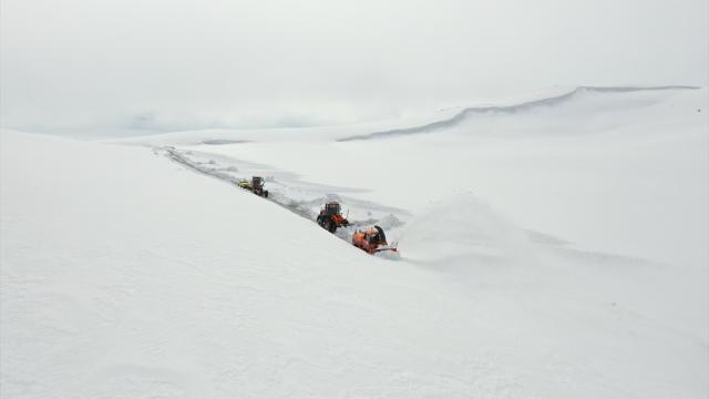 Ağrı'da nisan ayında karla mücadele