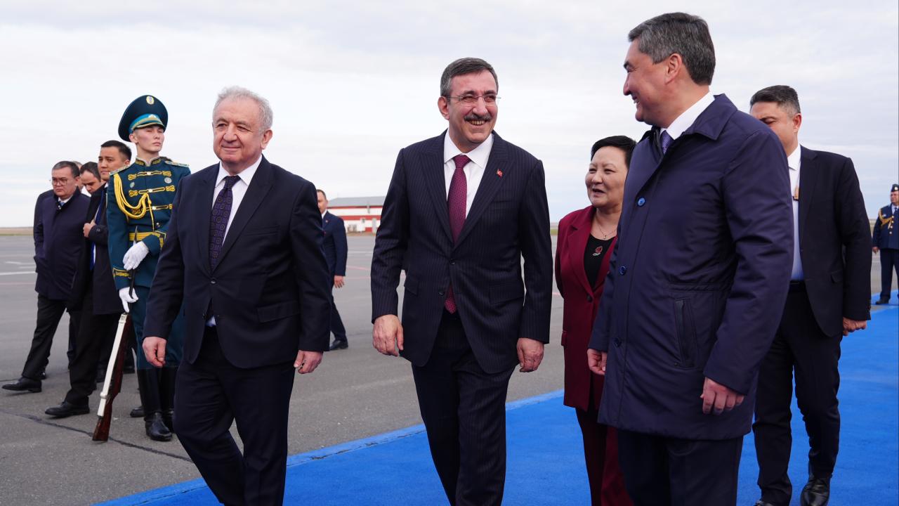 Cumhurbaşkanı Yardımcısı Yılmaz, Kazakistan'da