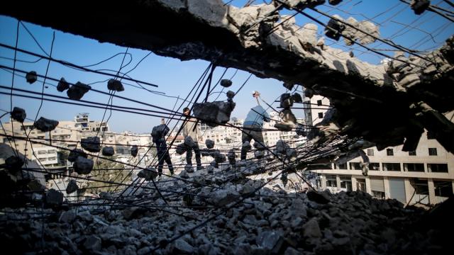Gazze kentinde, enkaz kaldırma çalışması yürütüldü