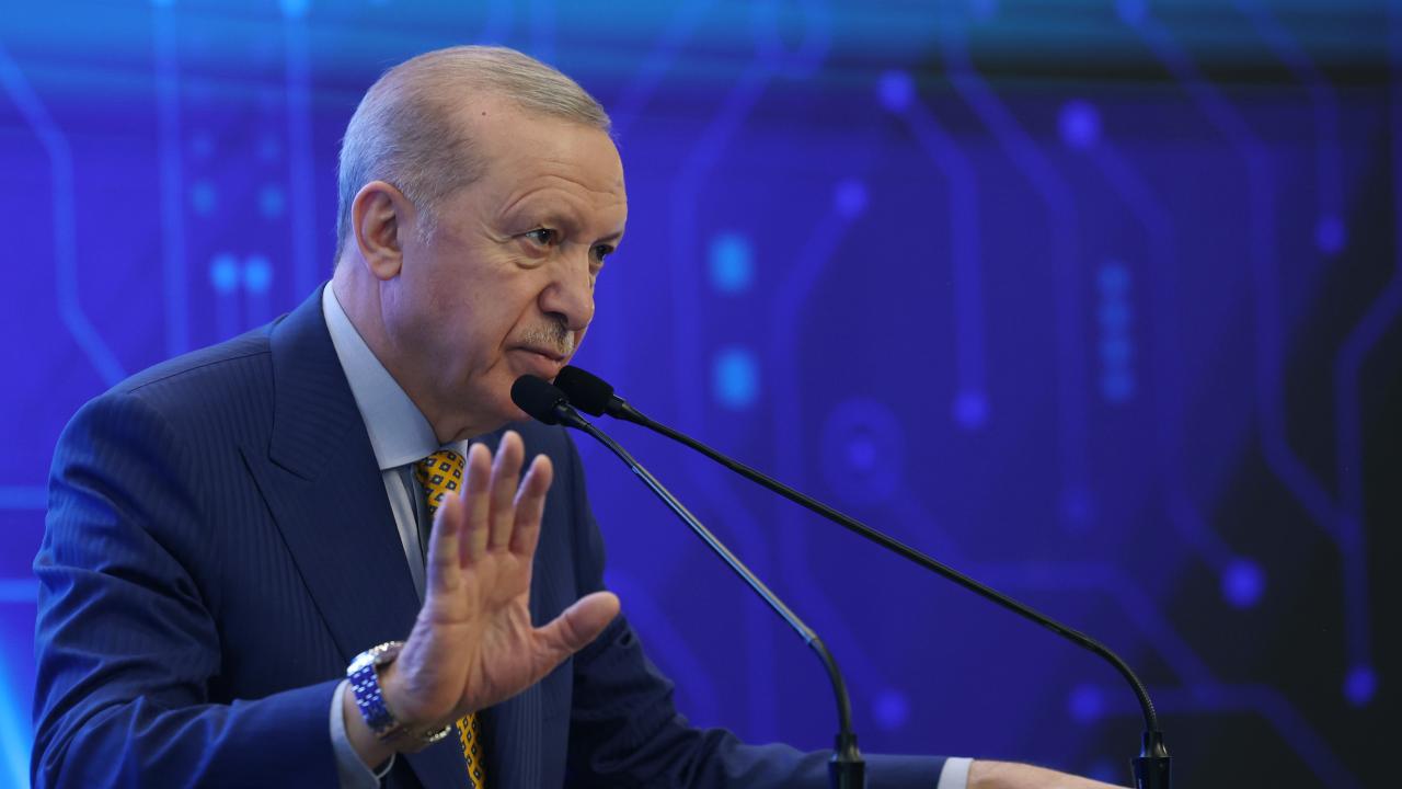 Cumhurbaşkanı Erdoğan: Aileye yönelen her saldırı, aynı zamanda milletin ve devletin omurgasını nişan alır