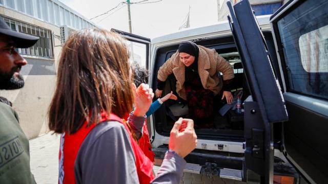 İsrail'in serbest bıraktığı bir grup Filistinli Gazze'ye ulaştı