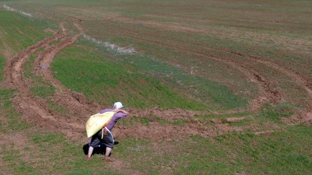 Hafik'te geçen yıllarda kuruyan Çekmegöl yeniden suyla doldu