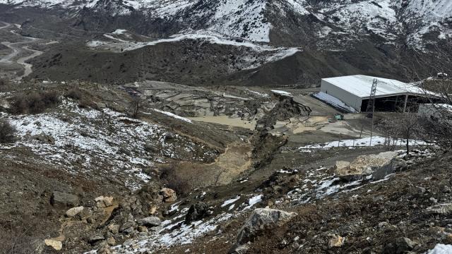 Hakkari'de heyelan nedeniyle entegre katı atık tesisi zarar gördü