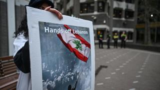 Hollanda’da parlamento yakınındaki Filistin ve Lübnan'a destek gösterisine polis müdahalesi