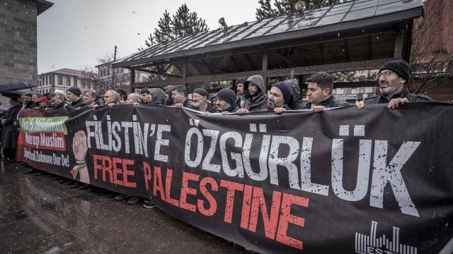 Katil İsrail'in Filistinlileri hedef alan skandal "idam yasası" protesto edildi