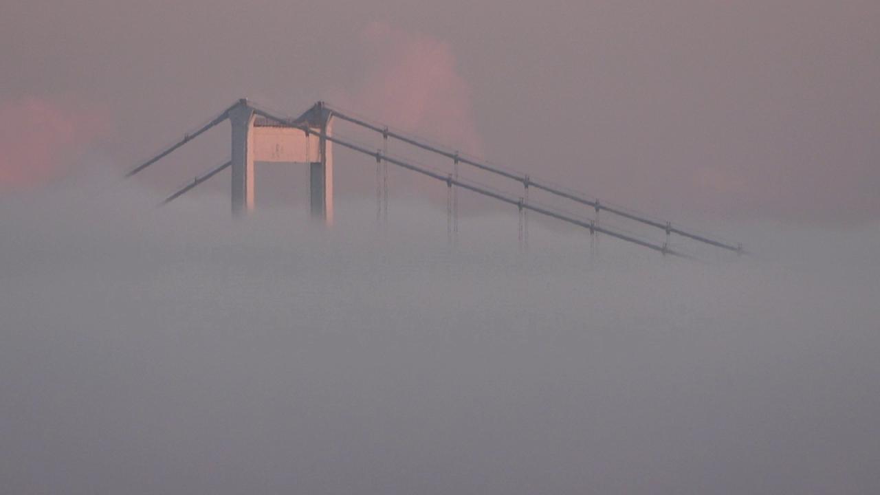 İstanbul Boğazı'nda yoğun sis etkili oluyor