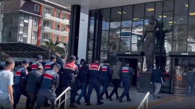 Zehir tacirlerine göz açtırılmıyor: 425 bin hap ele geçirildi