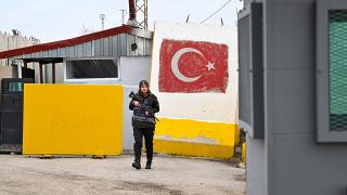 Şehit babasının yolunda nöbet tutuyor