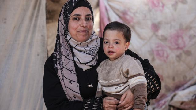 Gazze’den tahliye edilen prematüre bebek ailesine kavuştu