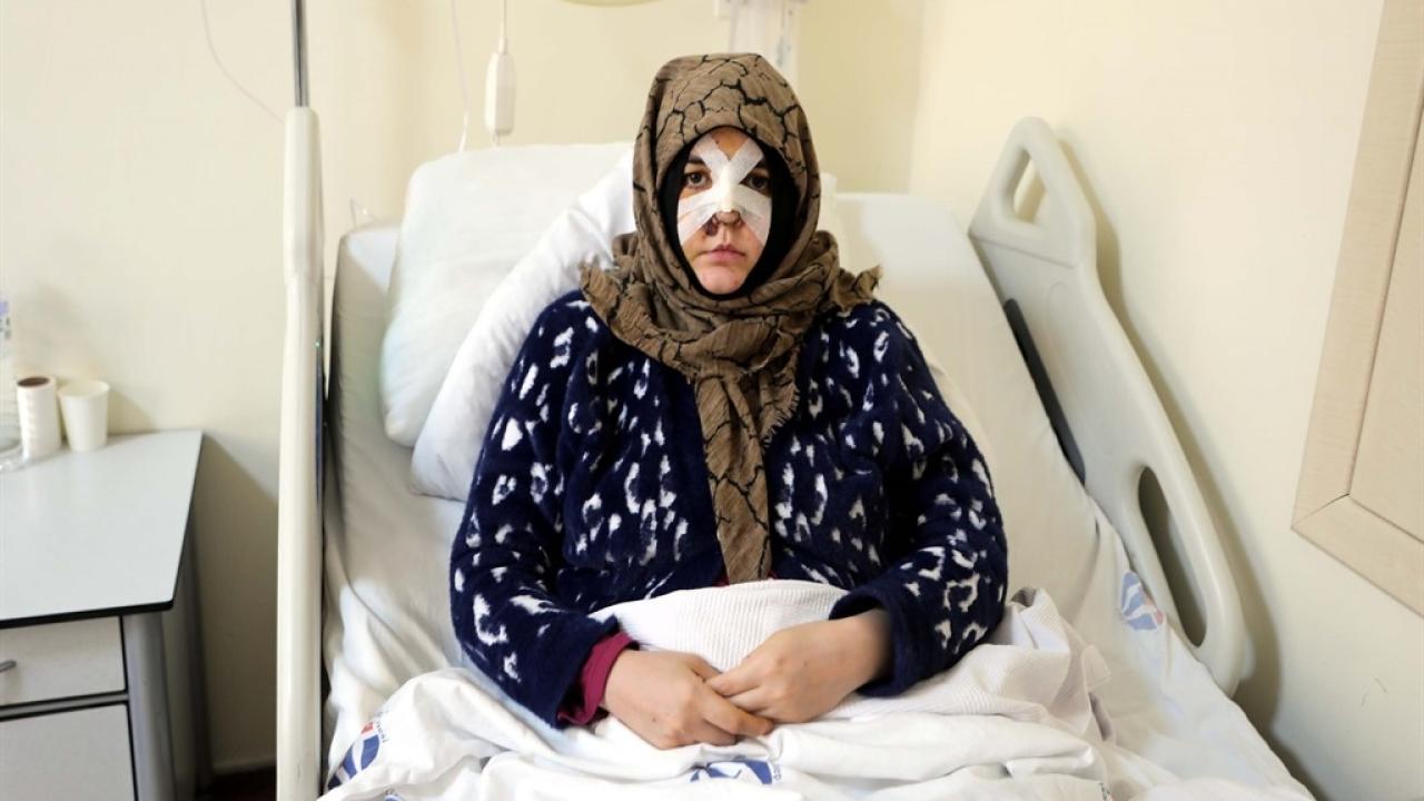 Boşanma aşamasındaki eşine vurduğu kaldırım taşı 'silah' sayıldı