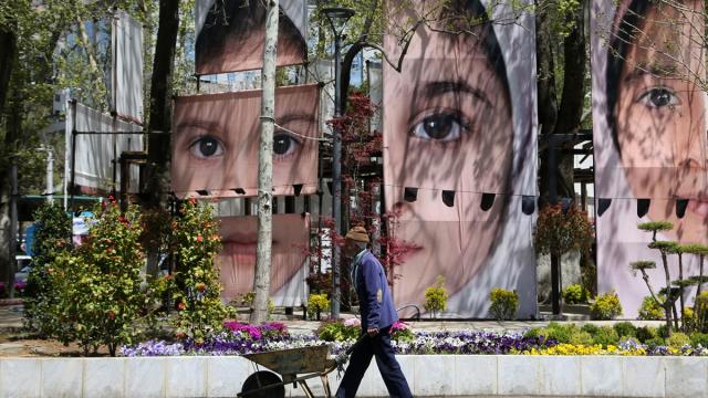 Tahran'da ABD-İsrail saldırısında hayatını kaybeden çocuklar için "Minab'ın Gözleri" sergisi düzenlendi