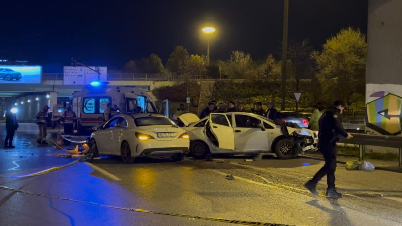 Emniyet şeridindeki aracından inen sürücü trafik kazasında hayatını kaybetti