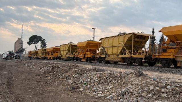 Suriye sınırındaki 350 kilometrelik hat tren trafiğine açıldı