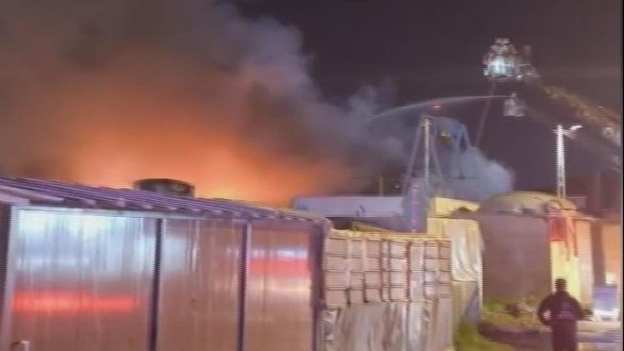 Tuzla'da kumaş fabrikasında yangın