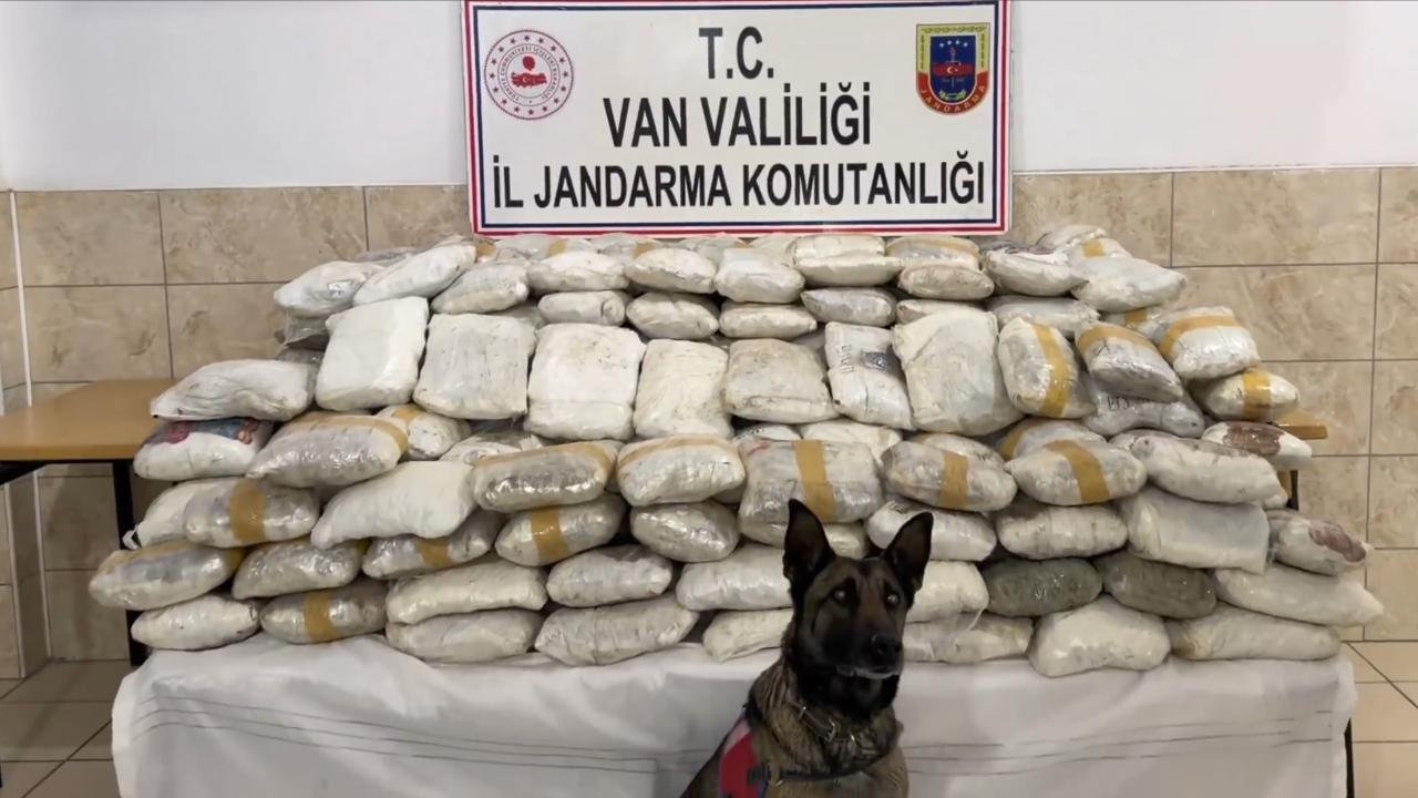 Van ve Hakkari'dezehir tacirlerine operasyon