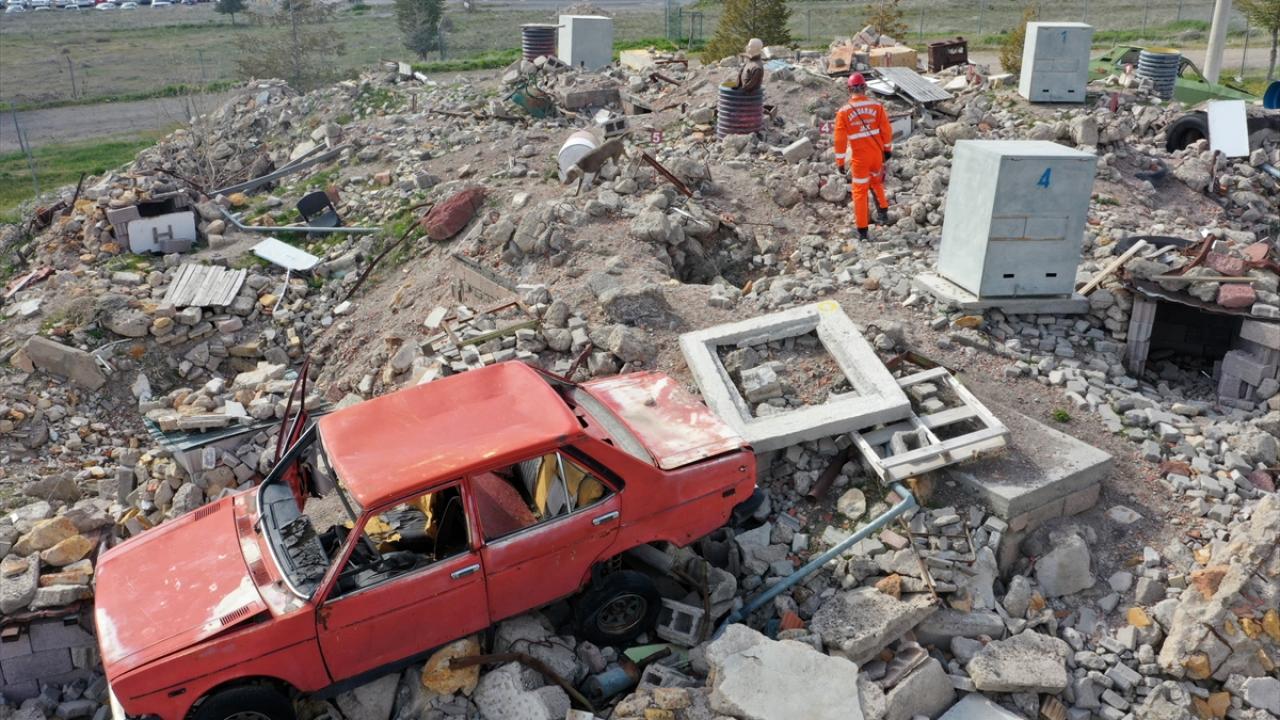 13 farklı branşta eğitim