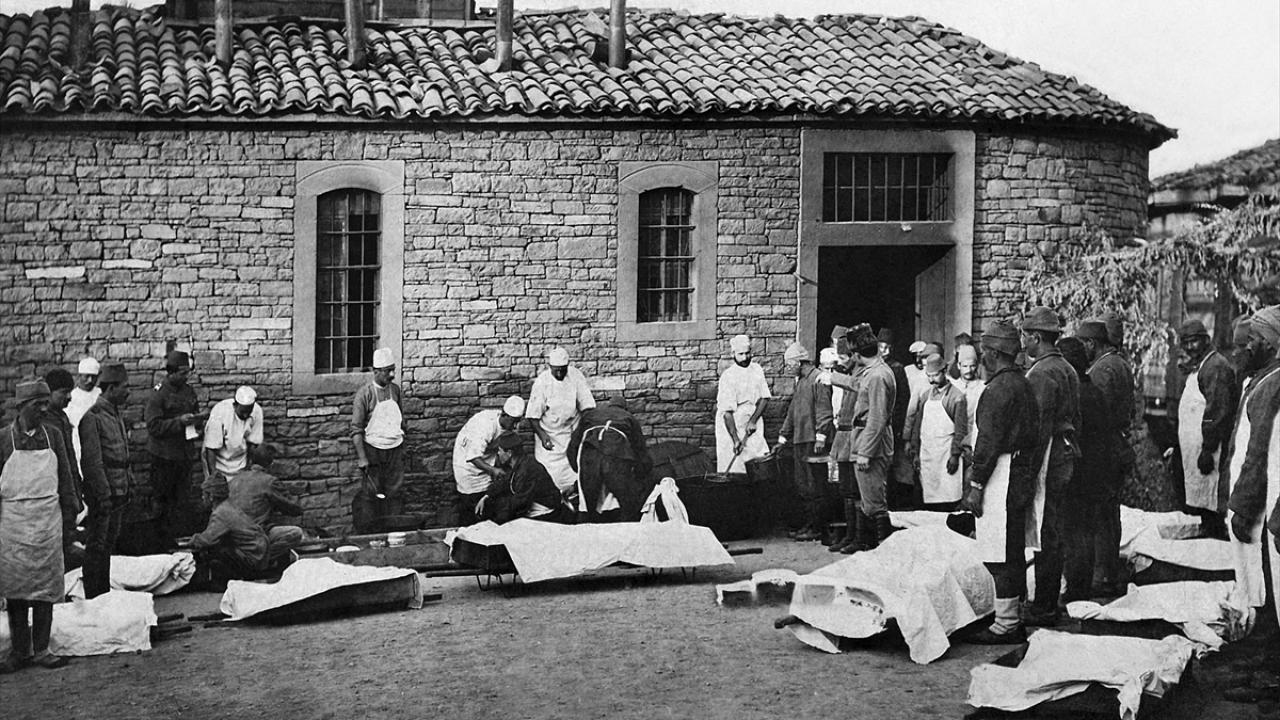 "Savaş suçu sayılan `domdom kurşunları` ile tam 332 Türk askeri yaralanmıştır"