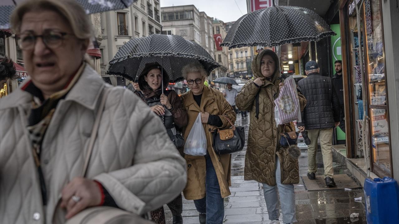 İstanbul'da sağanak etkili oldu
