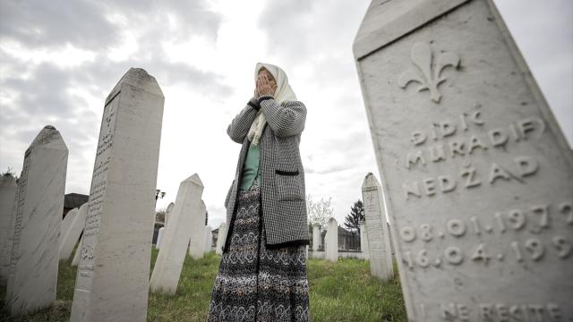 Bosna Hersek'teki Ahmiçi Katliamı'nın 33. yılında hayatını kaybedenler anıldı