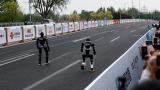 Çin'de insansı robotlar yarı maraton dünya rekorunu kırdı