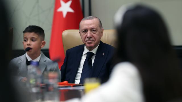 Cumhurbaşkanı Erdoğan, Bakan Tekin ve 23 Nisan çocuklarını kabul etti
