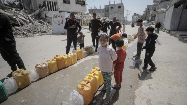 Abluka altındaki Gazze'de su krizi sürüyor