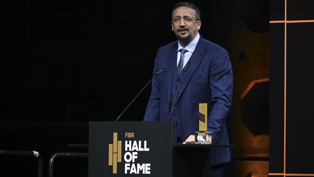 FIBA'nın 2026 Hall of Fame listesine seçilen Hidayet Türkoğlu onurlandırıldı
