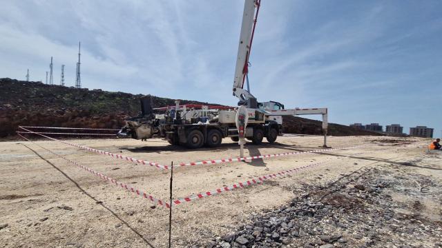 İnşaatta elektrik akımına kapılan 2 işçiden biri öldü, diğeri yaralandı