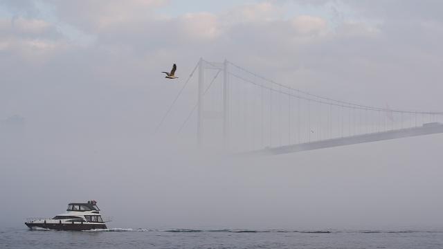 İstanbul sis altında