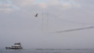 İstanbul'da sis etkili oldu: Gemi trafiği askıya alındı