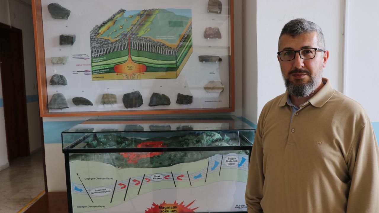 Simav'da son bir yılda yaklaşık 5 bin 500 deprem meydana geldi