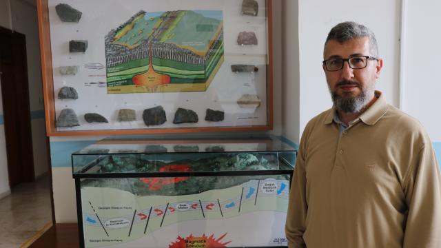 Simav'da son bir yılda yaklaşık 5 bin 500 deprem meydana geldi