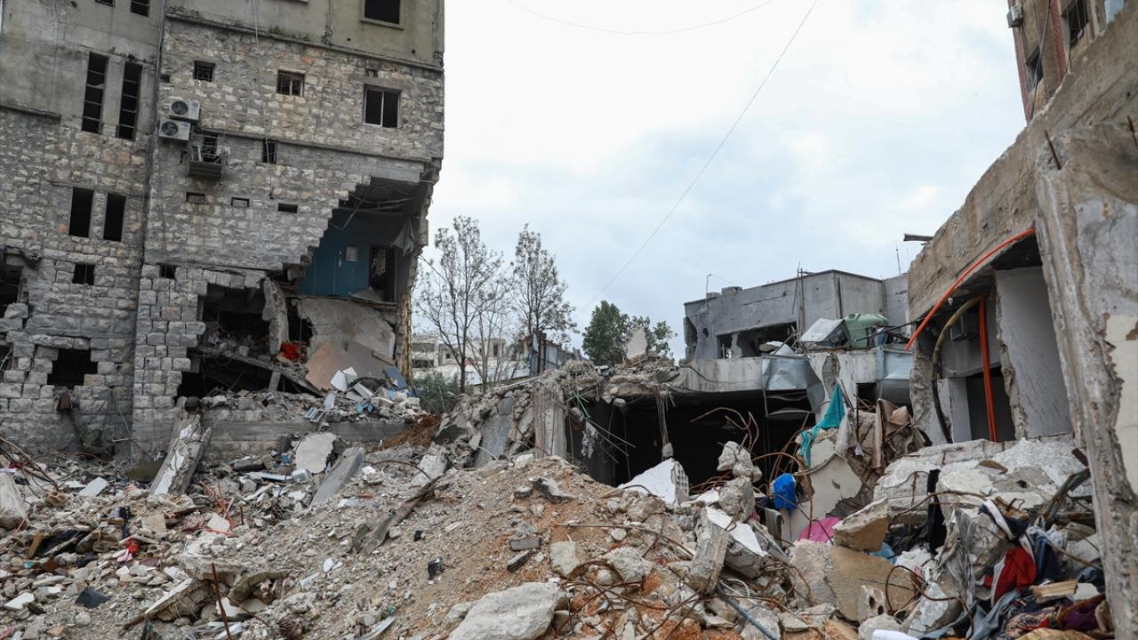 İşgalci İsrail'den, Lübnan'da evlerine dönmek isteyen silahsız sivillere ateş açma emri