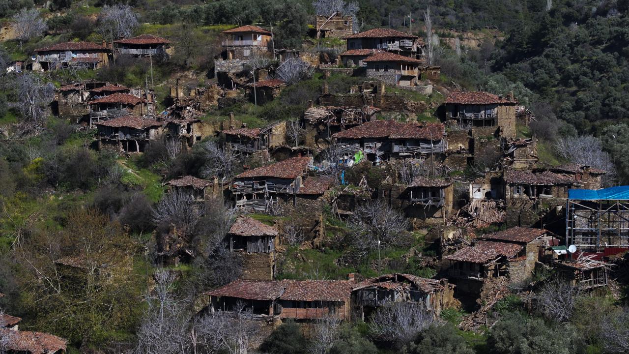 Göçle boşalan hayalet köy Lübbey turizmle ayağa kalkacak