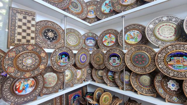 Özbekistan'da yüzyıllardır yaşatılan sanat: Ahşap oymacılığı
