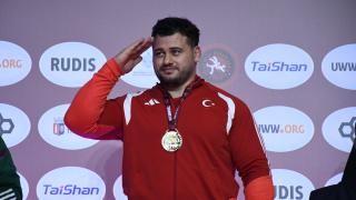 Rıza Kayaalp tarih yazdı