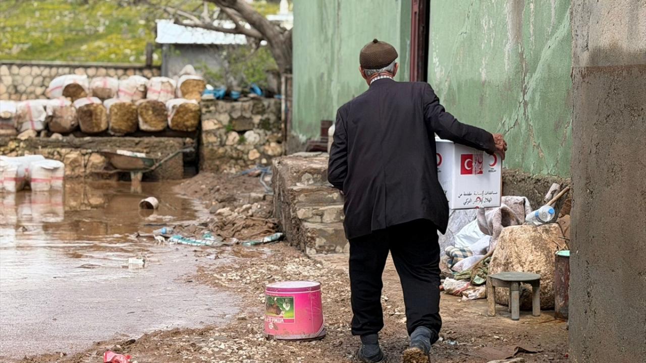Kurtalan'da selden etkilenen vatandaşlara gıda desteği sağlandı