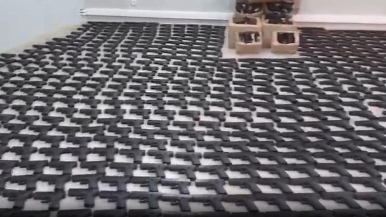 2 ilde büyük operasyon: Binlerce silah ele geçirildi