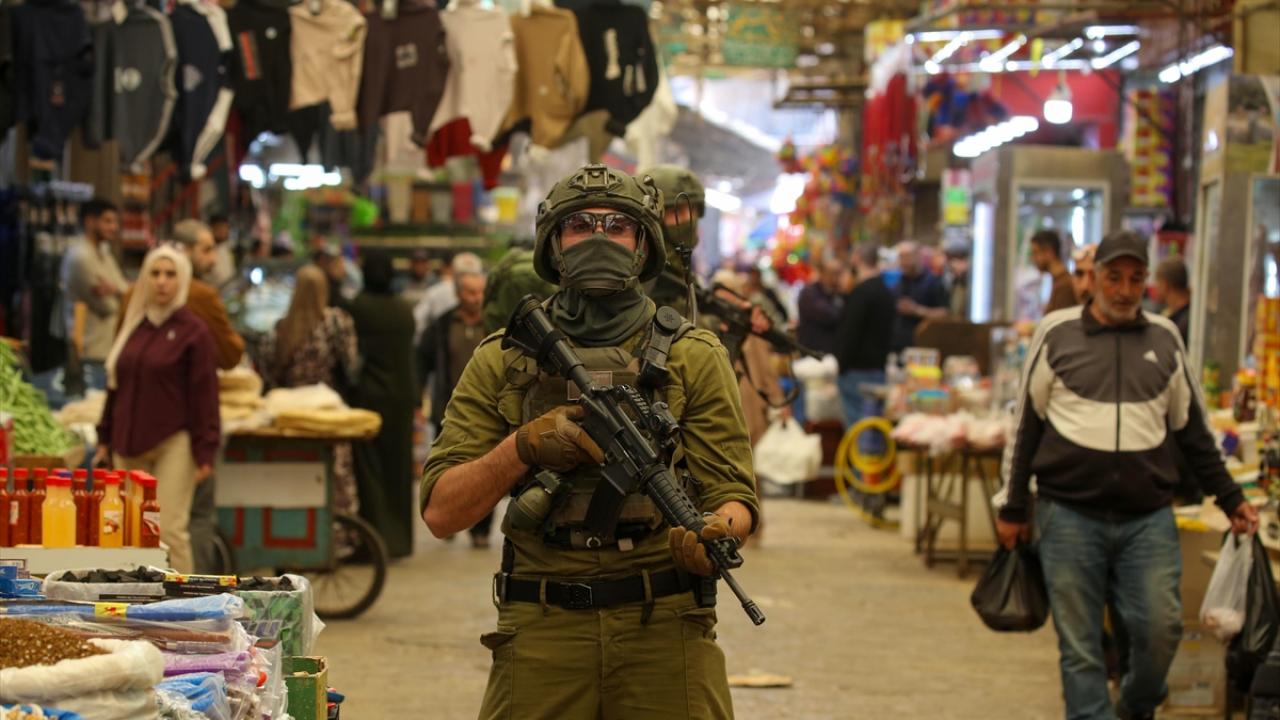 İsrail ordusu Nablus kentine baskın düzenledi