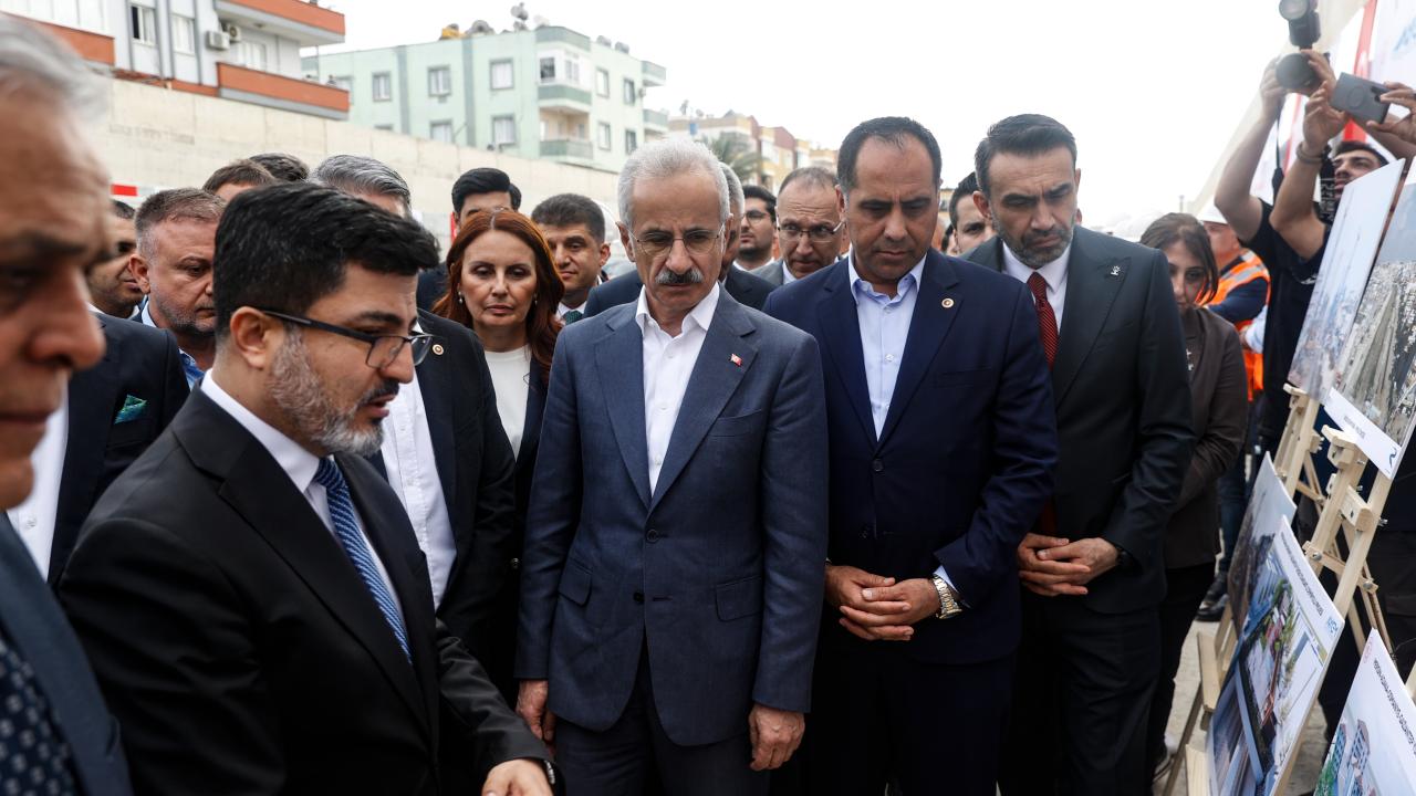 Bakan Uraloğlu, MersinAdanaOsmaniyeGaziantep Hızlı Tren Projesi’ni inceledi