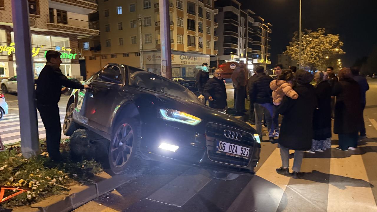 Ankara’da iki ayrı trafik kazasında 4 kişi yaralandı