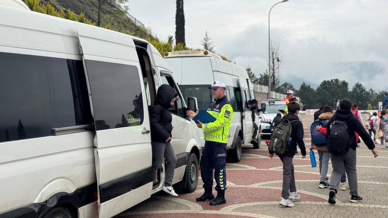 ‘Okul Taşıtı’ yazmayan servis aracına 2 bin 719 TL ceza