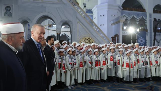 Cumhurbaşkanı Erdoğan, hafızlık icazet törenine katıldı