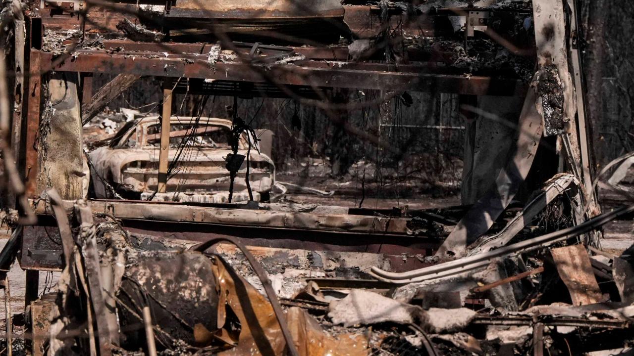 ABD’nin Georgia eyaletinde orman yangınlarında 120’den fazla ev kül oldu